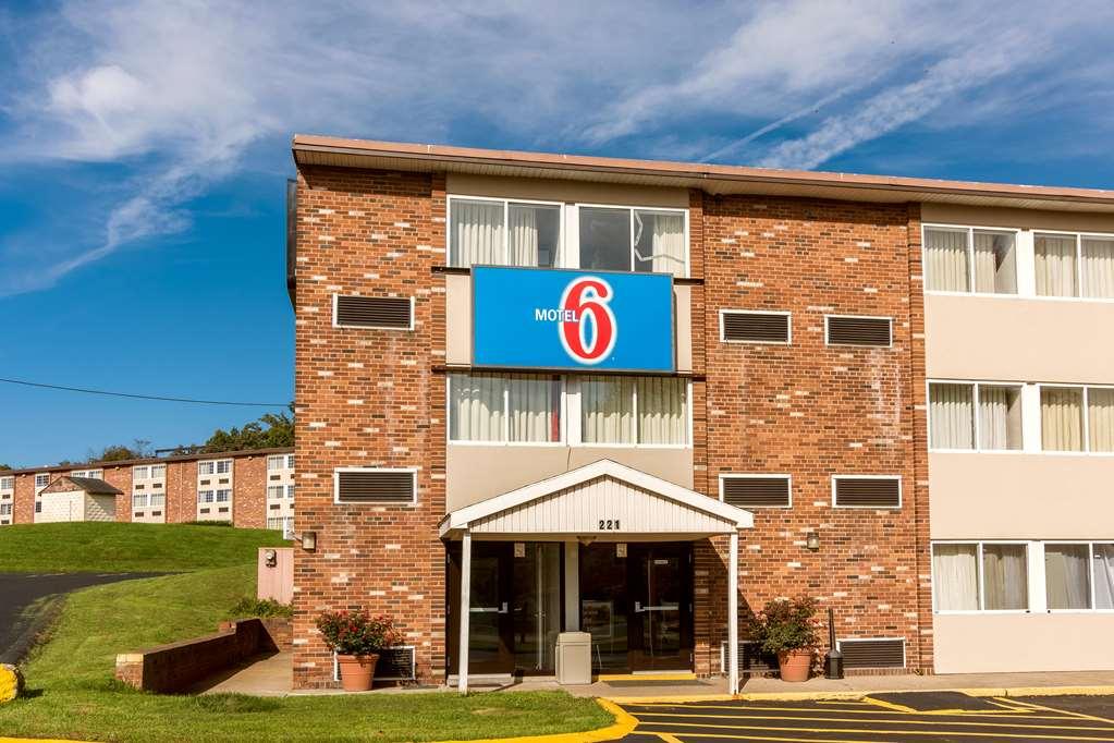 Motel 6-New Stanton, Pa Zewnętrze zdjęcie