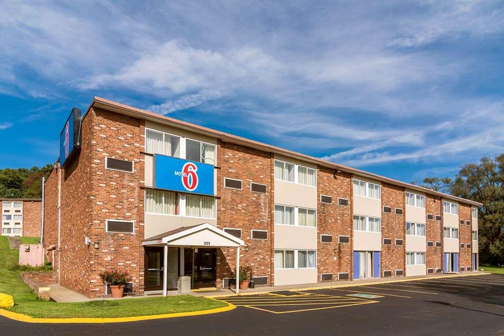 Motel 6-New Stanton, Pa Zewnętrze zdjęcie
