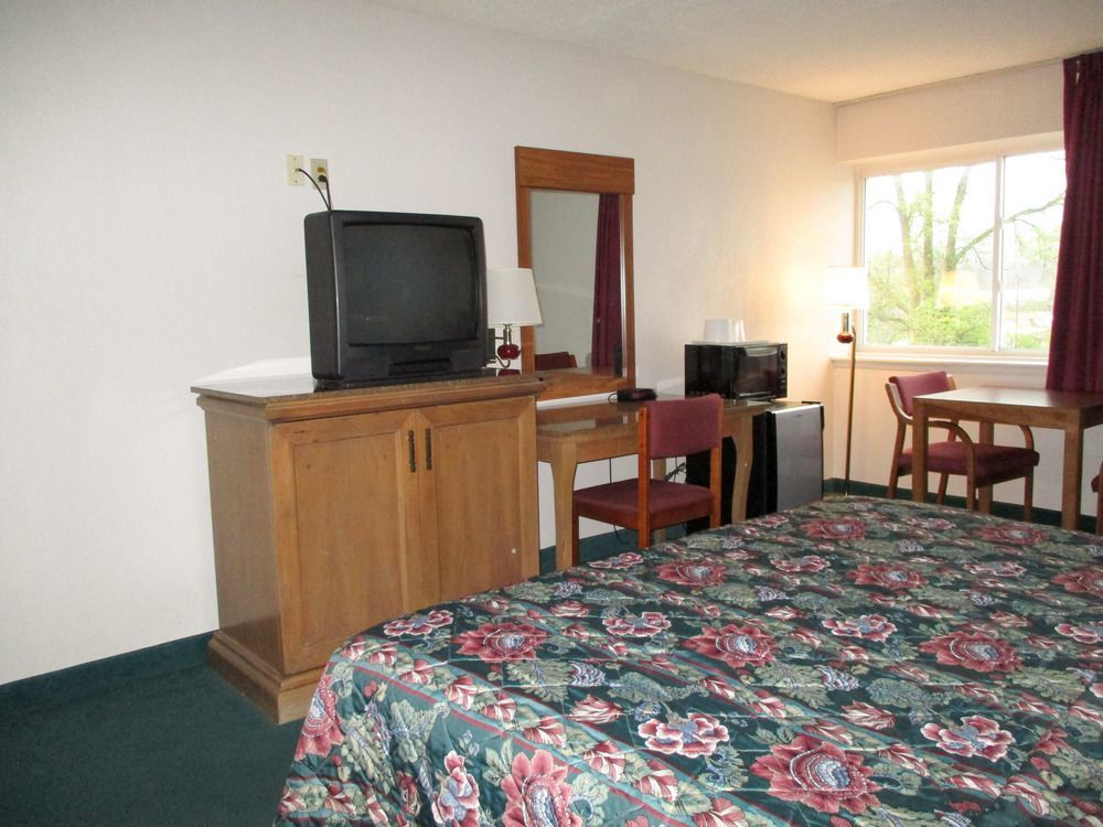 Motel 6-New Stanton, Pa Zewnętrze zdjęcie