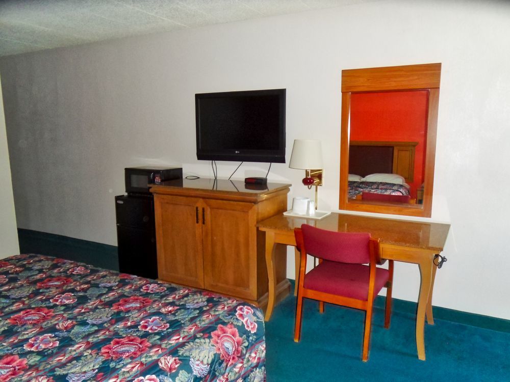 Motel 6-New Stanton, Pa Zewnętrze zdjęcie