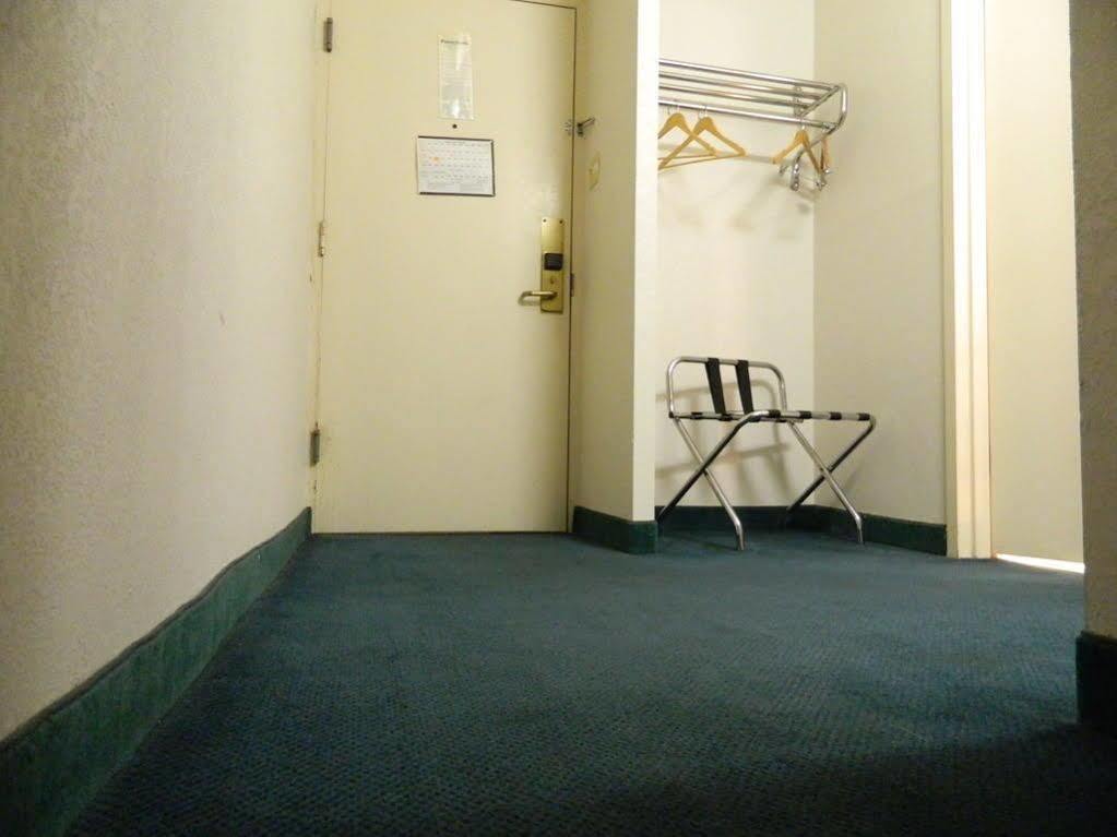 Motel 6-New Stanton, Pa Zewnętrze zdjęcie