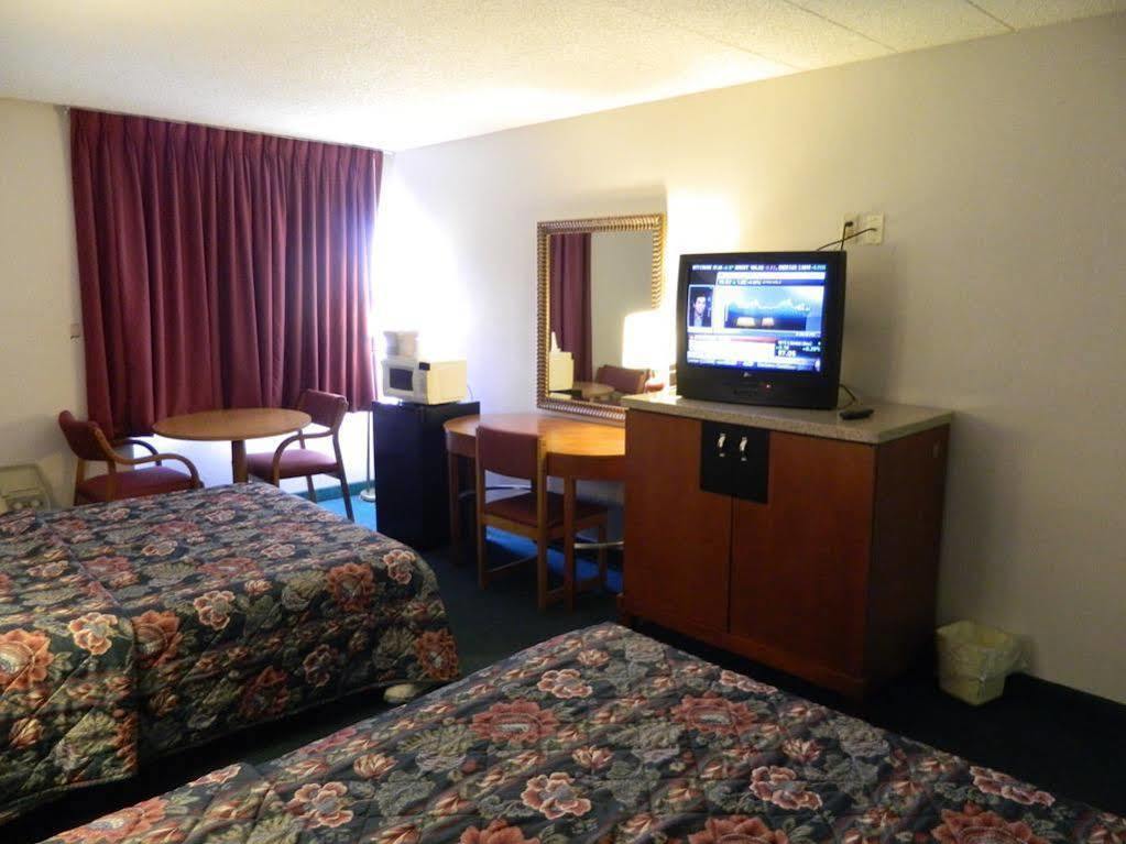 Motel 6-New Stanton, Pa Zewnętrze zdjęcie