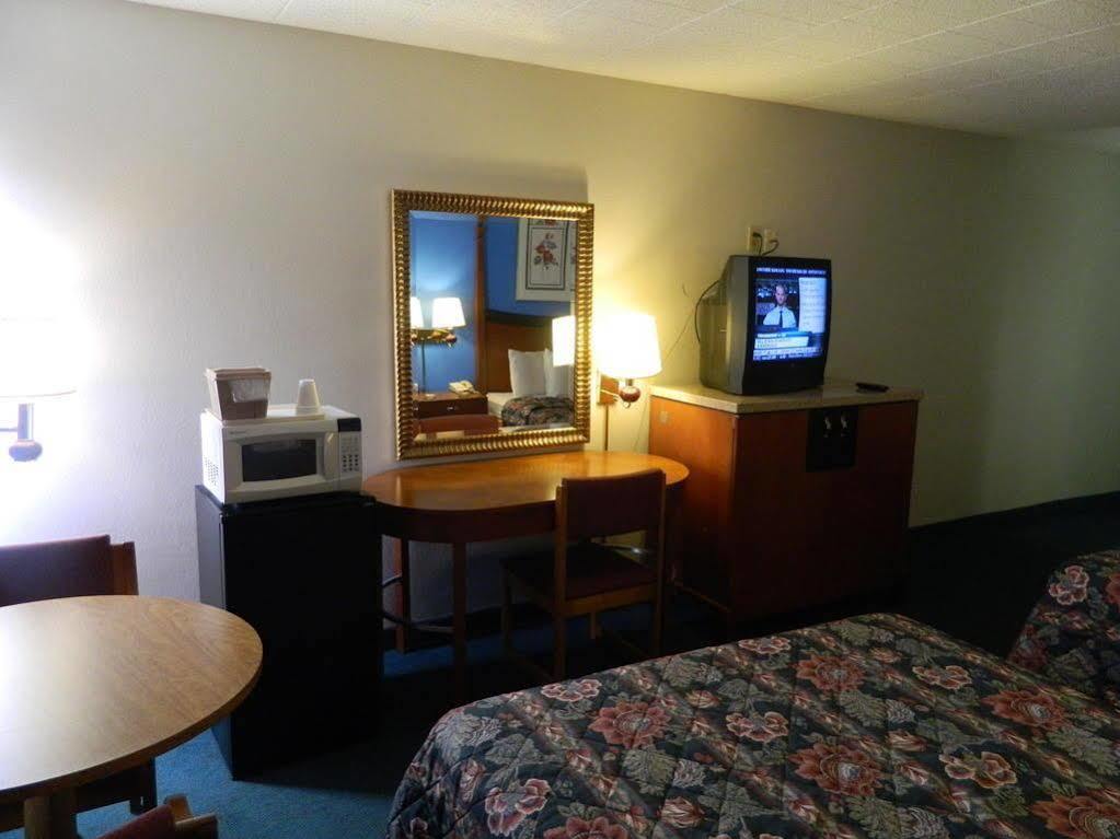 Motel 6-New Stanton, Pa Zewnętrze zdjęcie