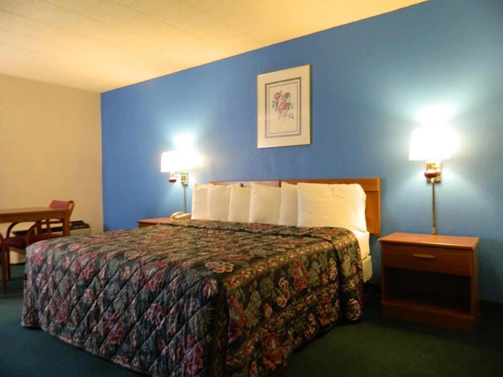 Motel 6-New Stanton, Pa Zewnętrze zdjęcie