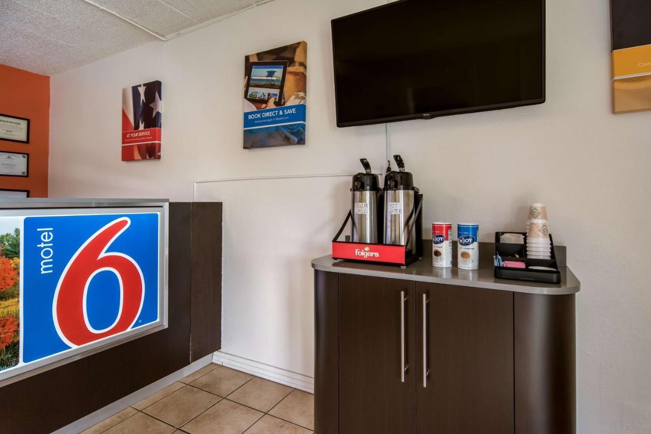Motel 6-New Stanton, Pa Zewnętrze zdjęcie