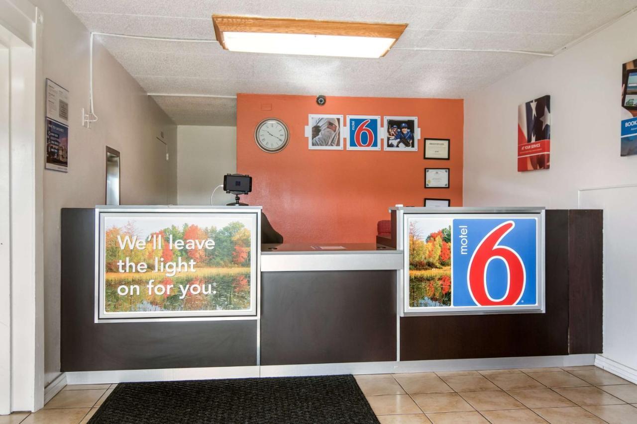 Motel 6-New Stanton, Pa Zewnętrze zdjęcie